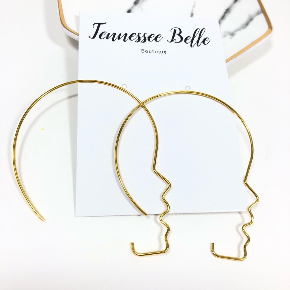 *Wired Face Outline Minimalist Gold Hoop Earrings